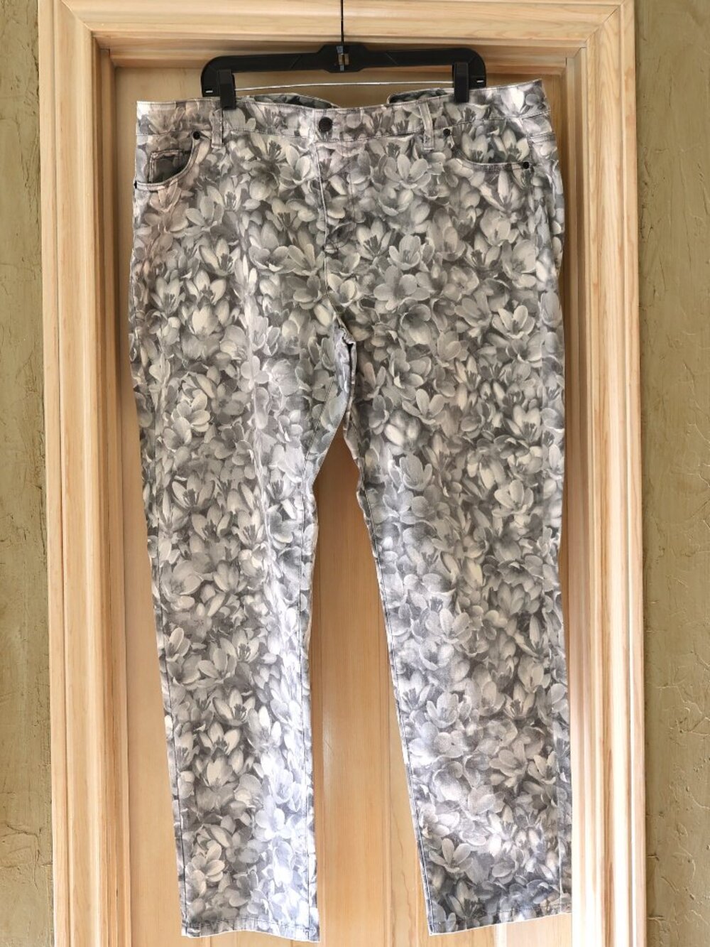 EUC Michael Kors Floral Denim Jeans Size 20W